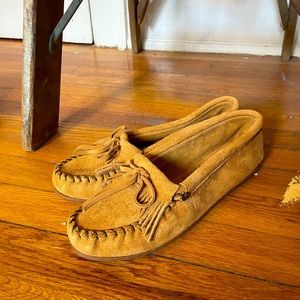 NEW Minnetonka Moccasins Women’s 10 Tan/Taupe
